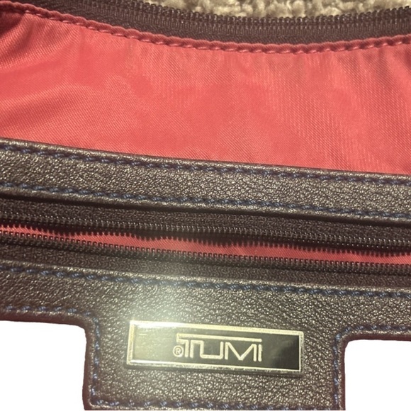 Authentic Tumi purse in the color blue gently used - Picture 4 of 11